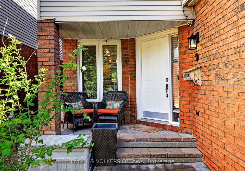 9-streamwood-lane-ottawa-ontario-x13766800