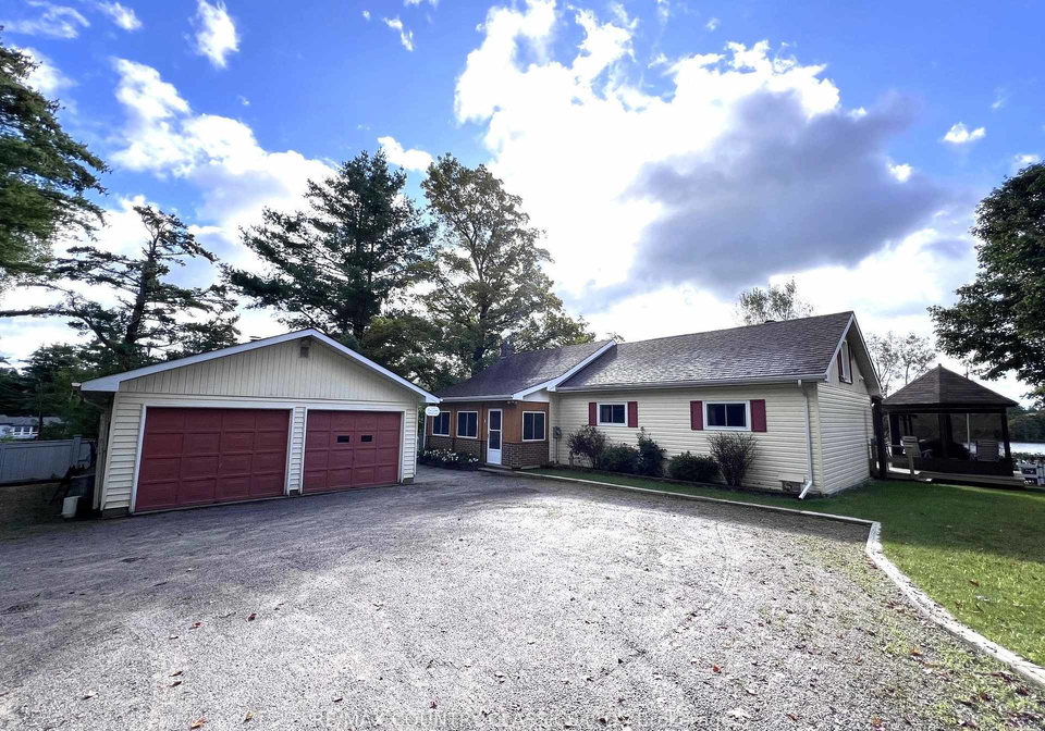 29-brown-lane-bancroft-ontario-x13767486