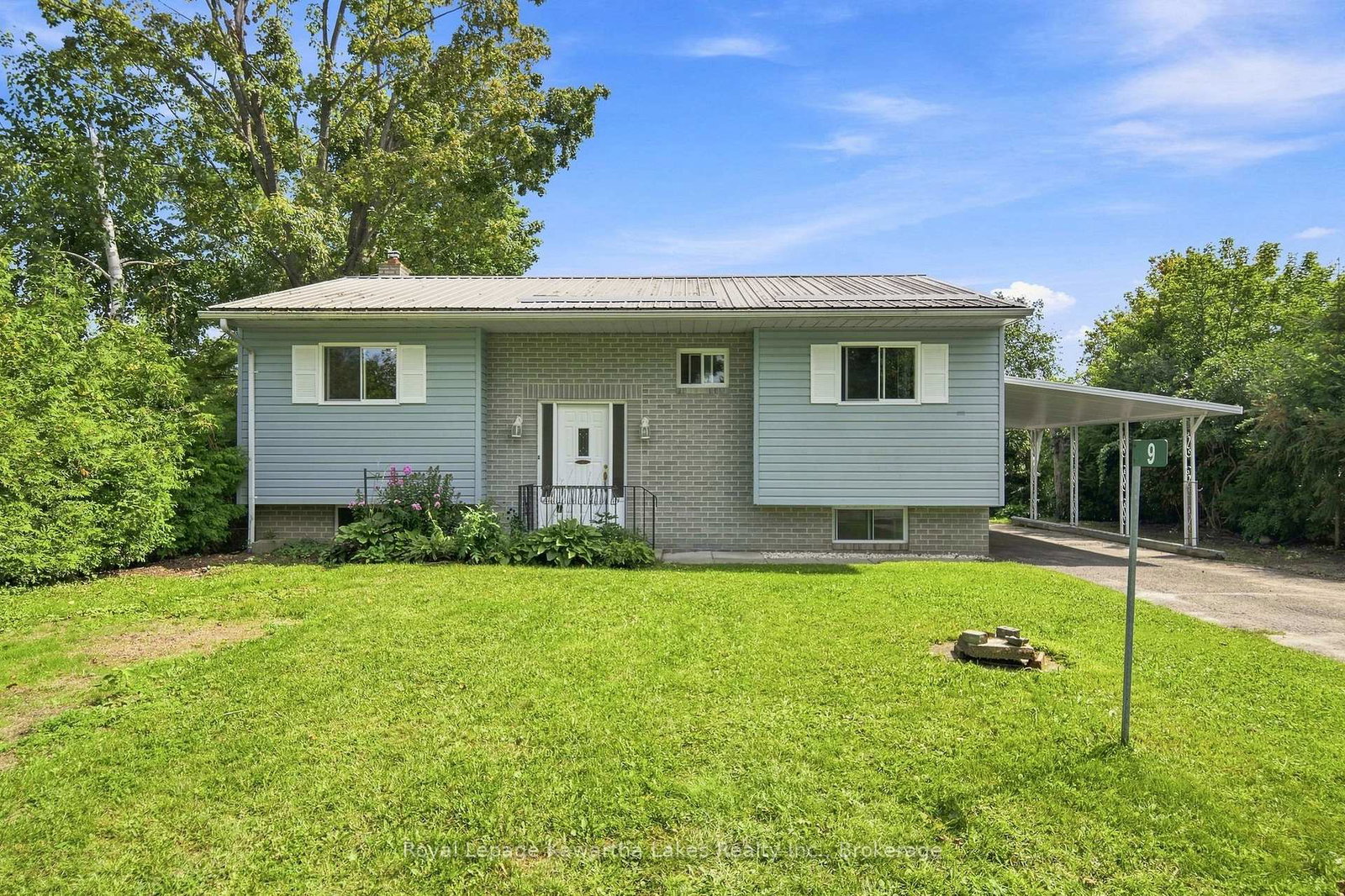 9-richmond-street-w-kawartha-lakes-ontario-x13767578