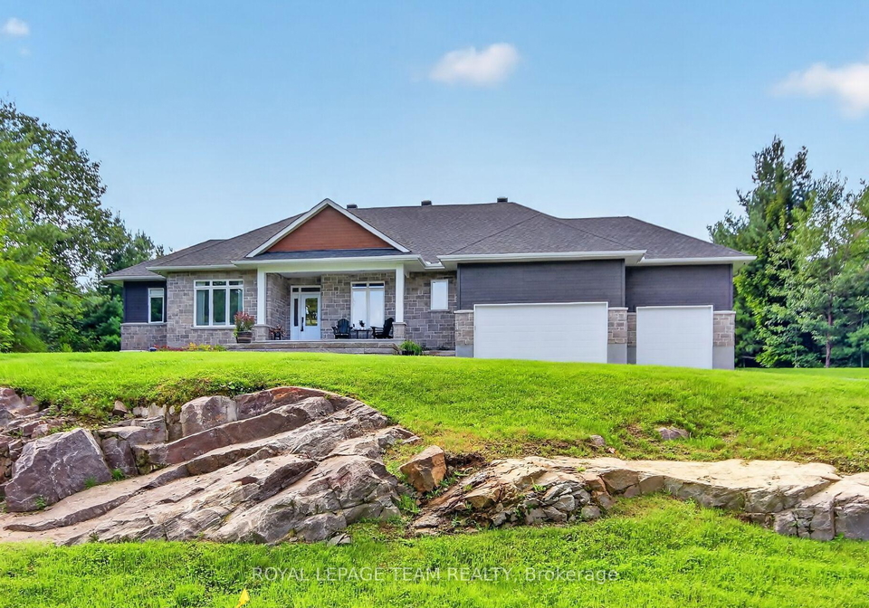 143-raymond-luhta-crescent-mcnabbraeside-ontario-x13767708