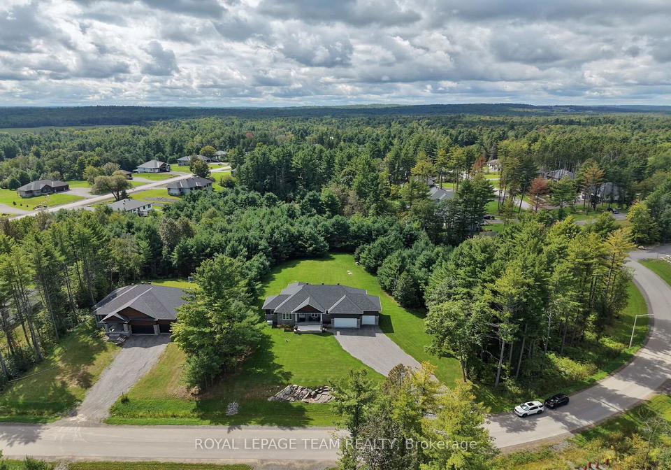 143-raymond-luhta-crescent-mcnabbraeside-ontario-x13767708