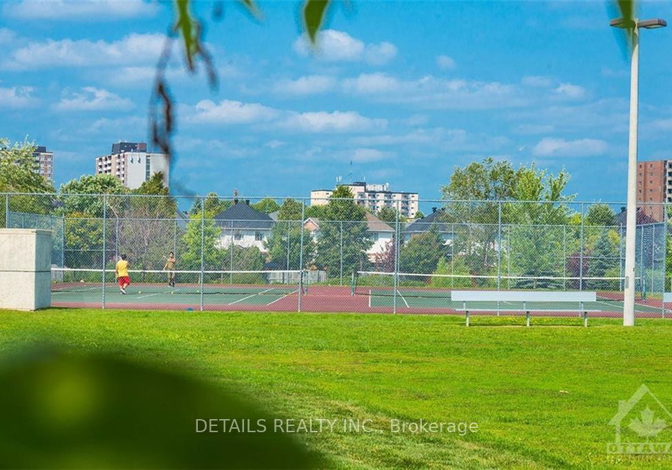 12-manhattan-crescent-ottawa-ontario-x13768024