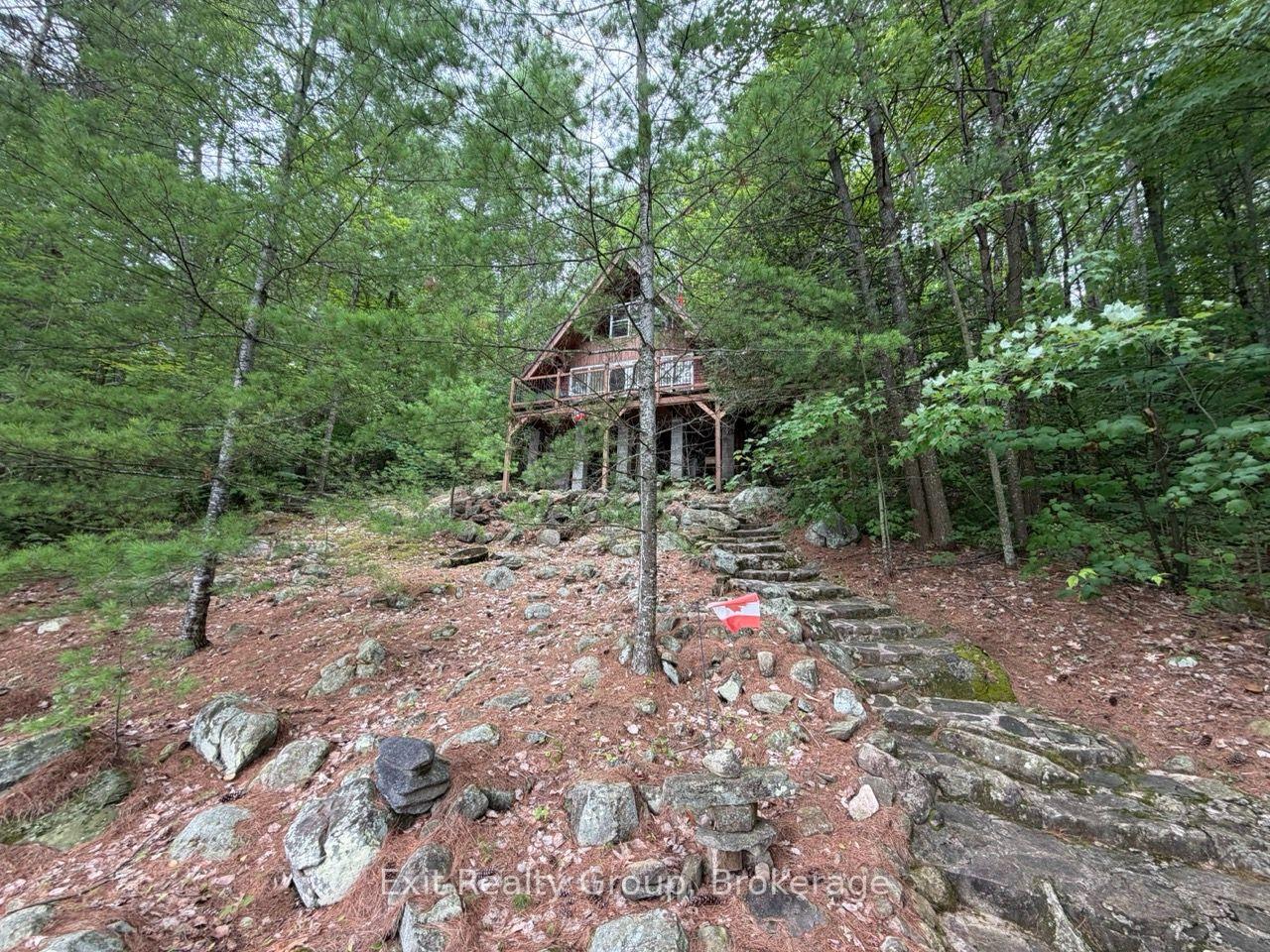 2010-shabomeka-lake-frontenac-ontario-x13768070