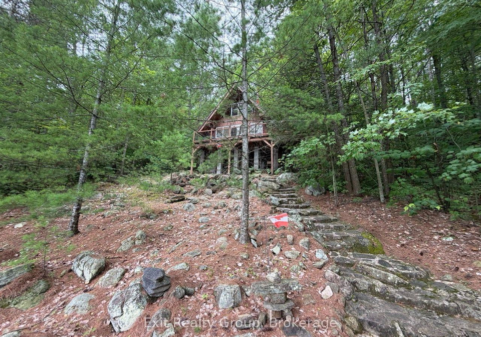 2010-shabomeka-lake-frontenac-ontario-x13768070