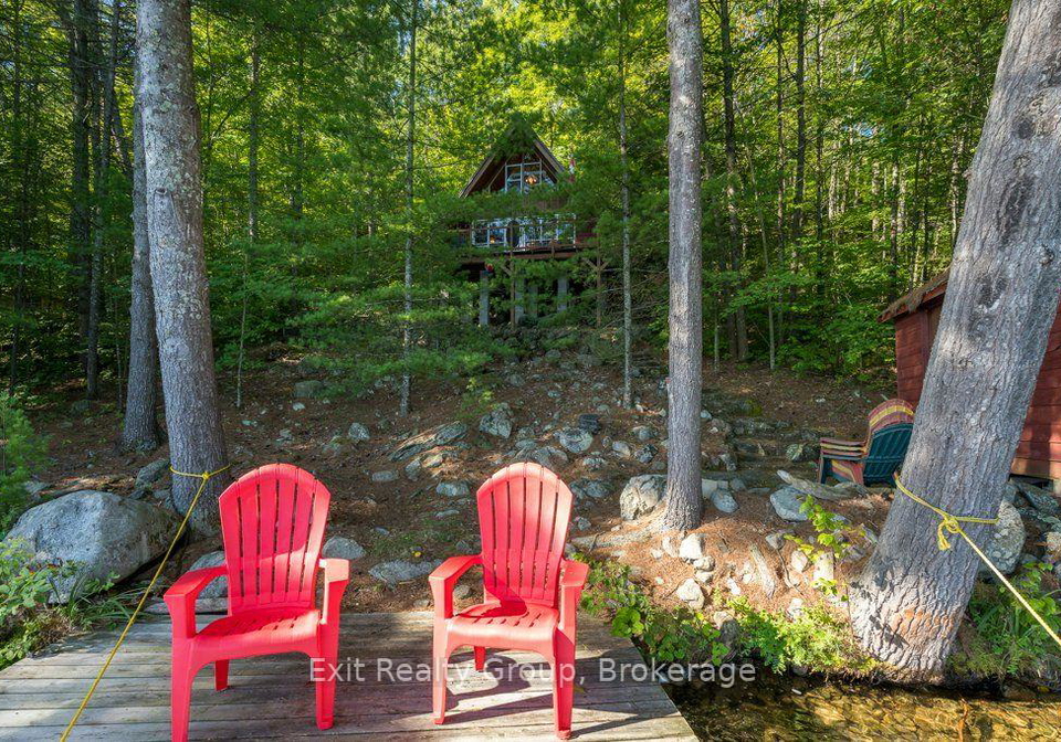 2010-shabomeka-lake-frontenac-ontario-x13768070