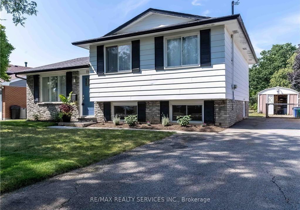 19-ernest-street-st-catharines-ontario-x13768408