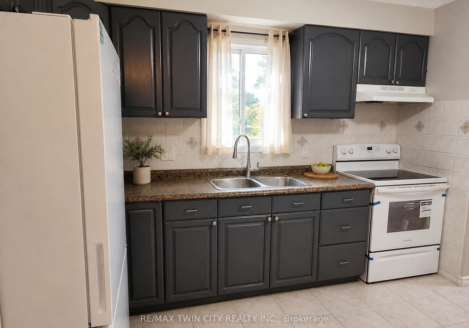 31-old-carriage-drive-kitchener-ontario-x13768504