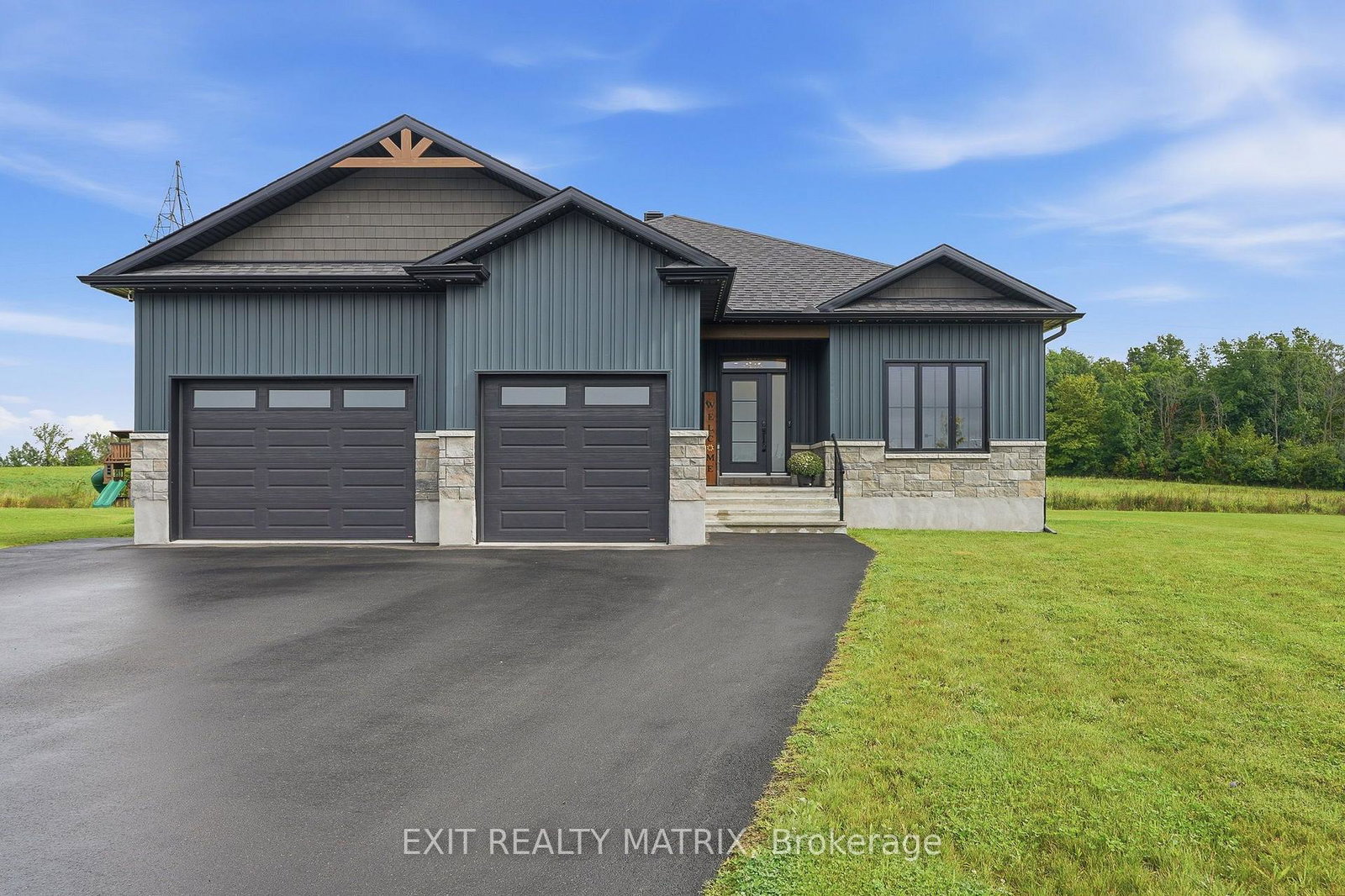 256-trudeau-crescent-russell-ontario-x13768558