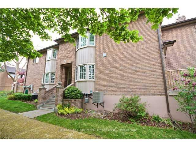 elora-drive-hamilton-ontario-x13769158