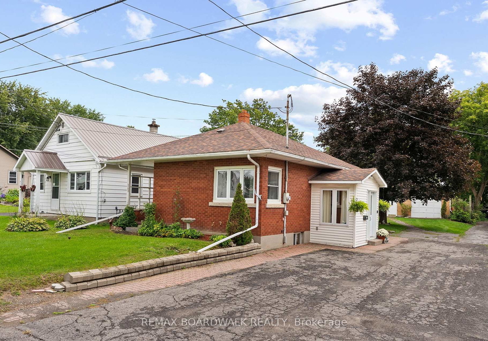 208-oxford-street-e-north-grenville-ontario-x13769562
