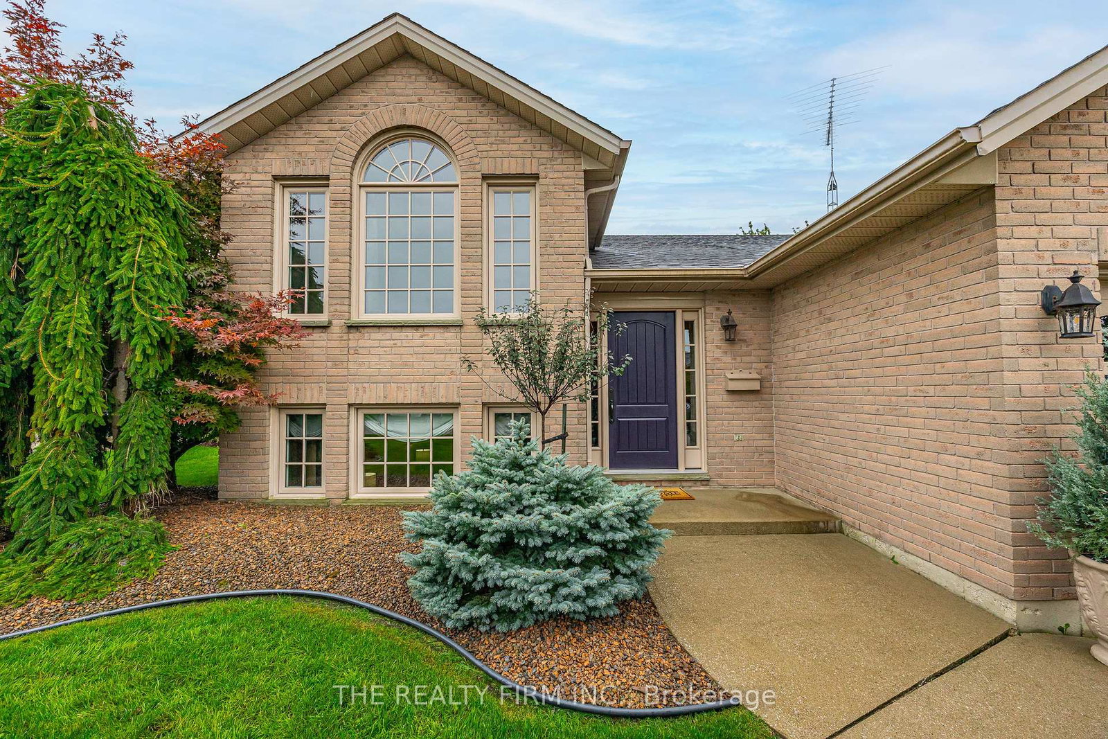 4077-pine-crescent-petrolia-ontario-x13770082