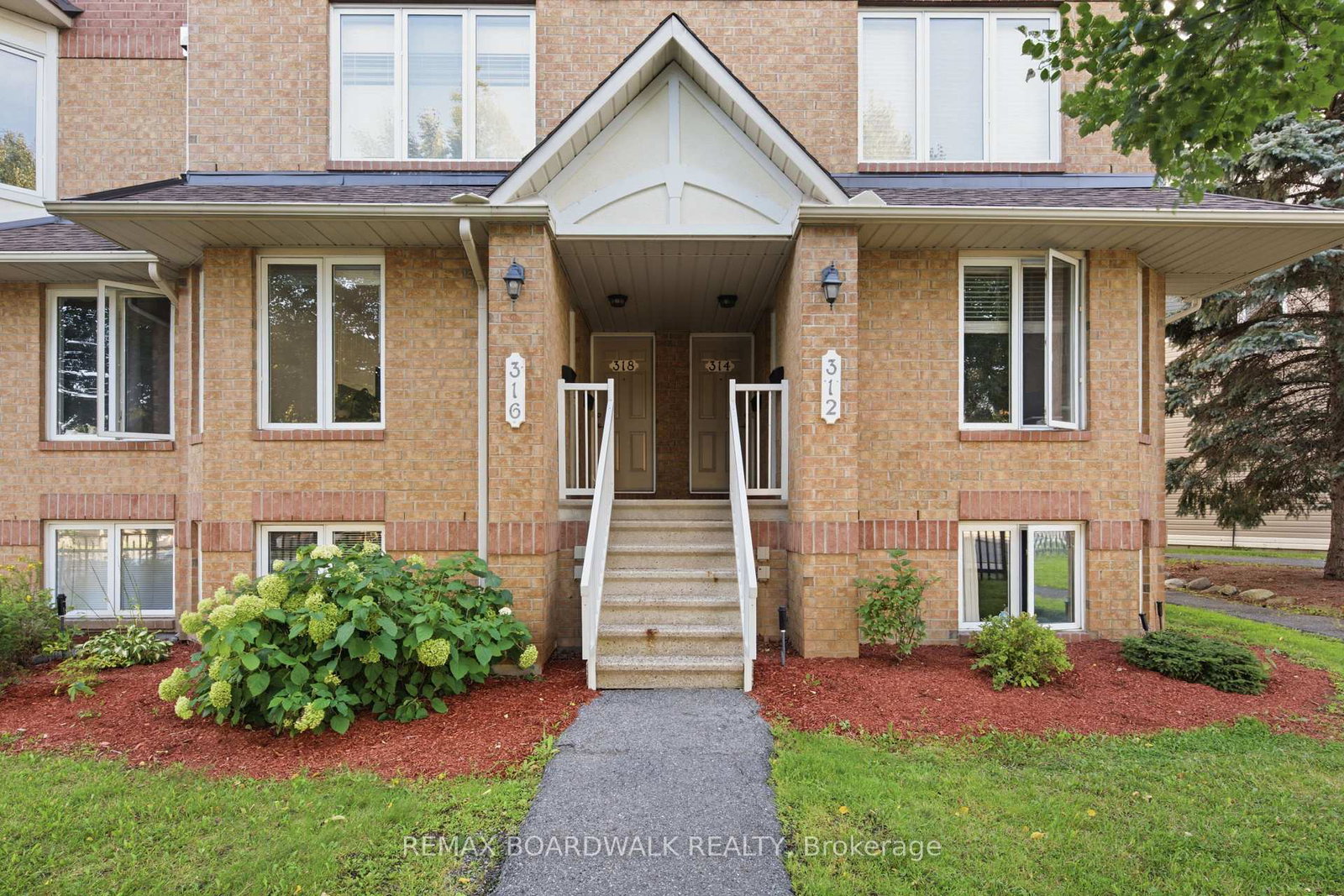 316-cresthaven-drive-ottawa-ontario-x13770348
