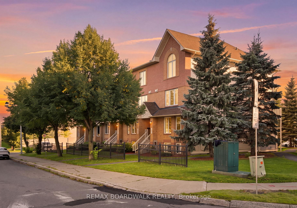 316-cresthaven-drive-ottawa-ontario-x13770348