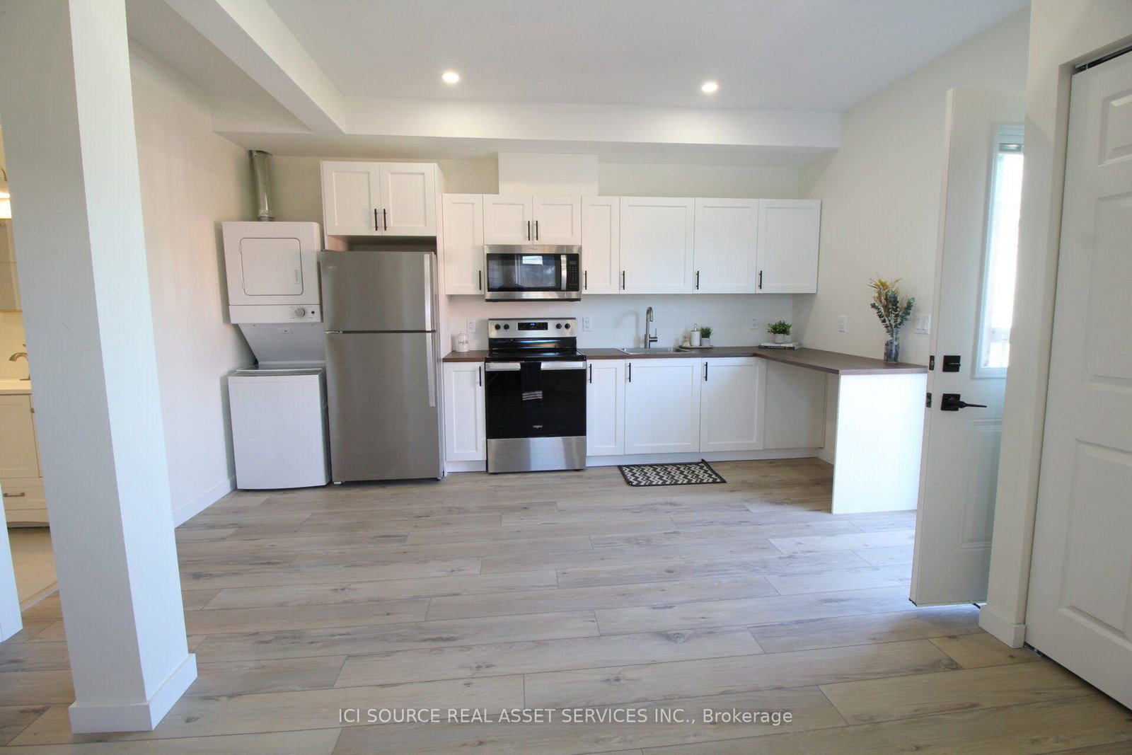 2-talbot-street-s-essex-ontario-x13770374