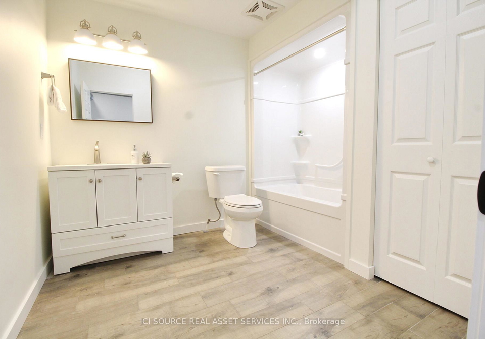 2-talbot-street-s-essex-ontario-x13770382