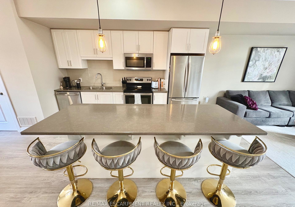 69-esplanade-lane-grimsby-ontario-x13770428