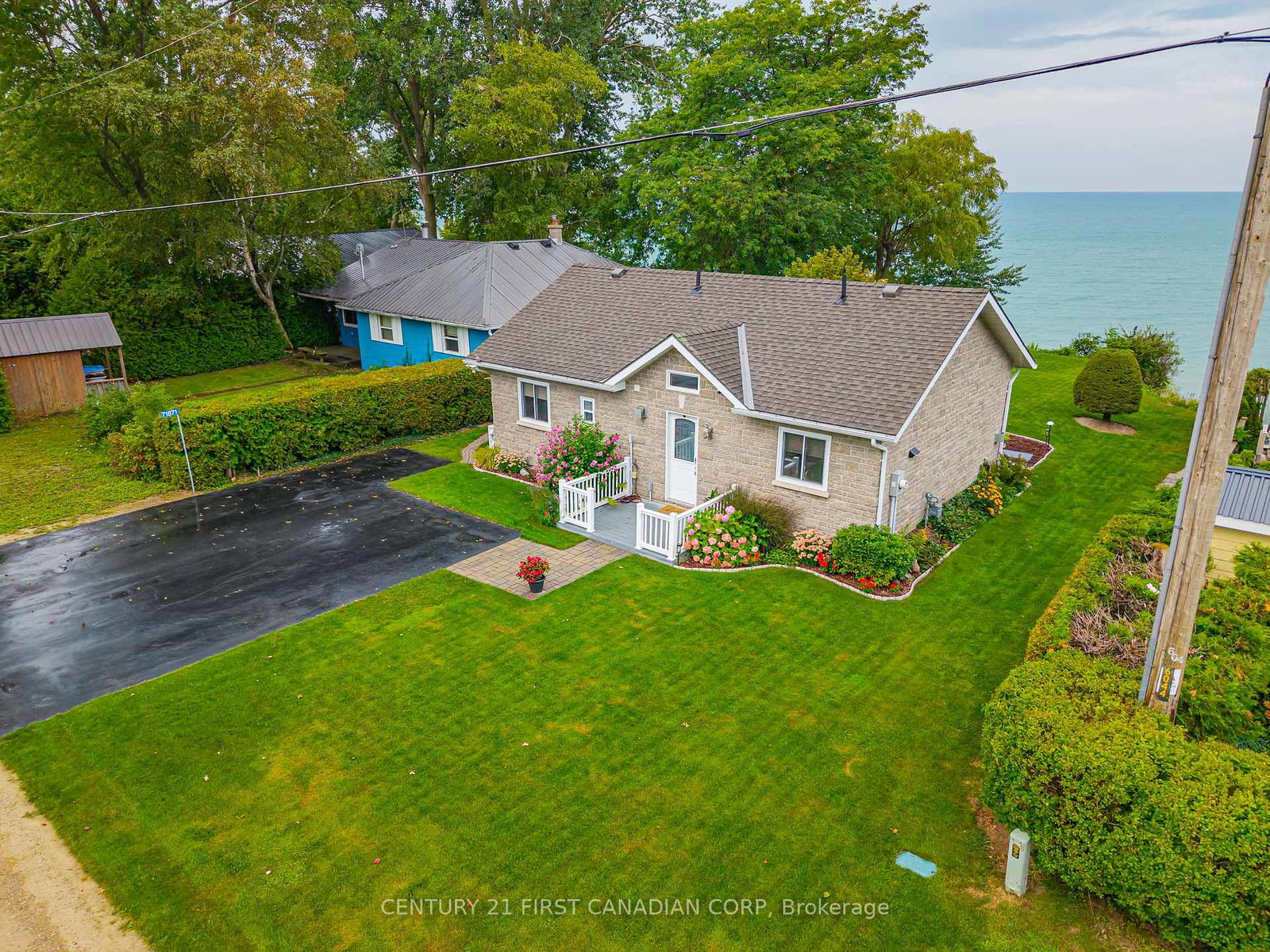 71871-sunview-avenue-bluewater-ontario-x13770452