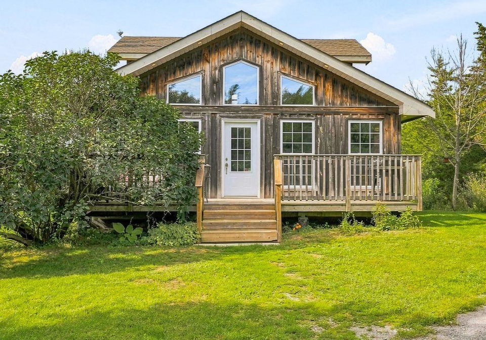 1358-county-road-24-prince-edward-county-ontario-x13770454