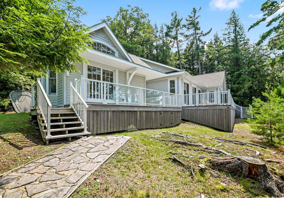 1160-eilean-gowan-island-bracebridge-ontario-x13770458