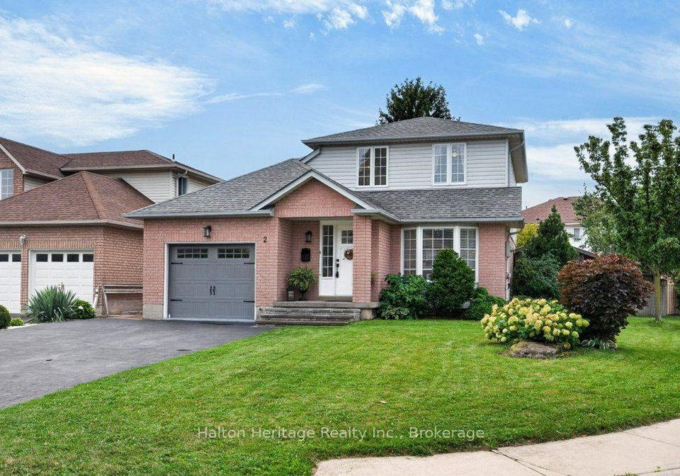 2-luciano-court-hamilton-ontario-x13770572