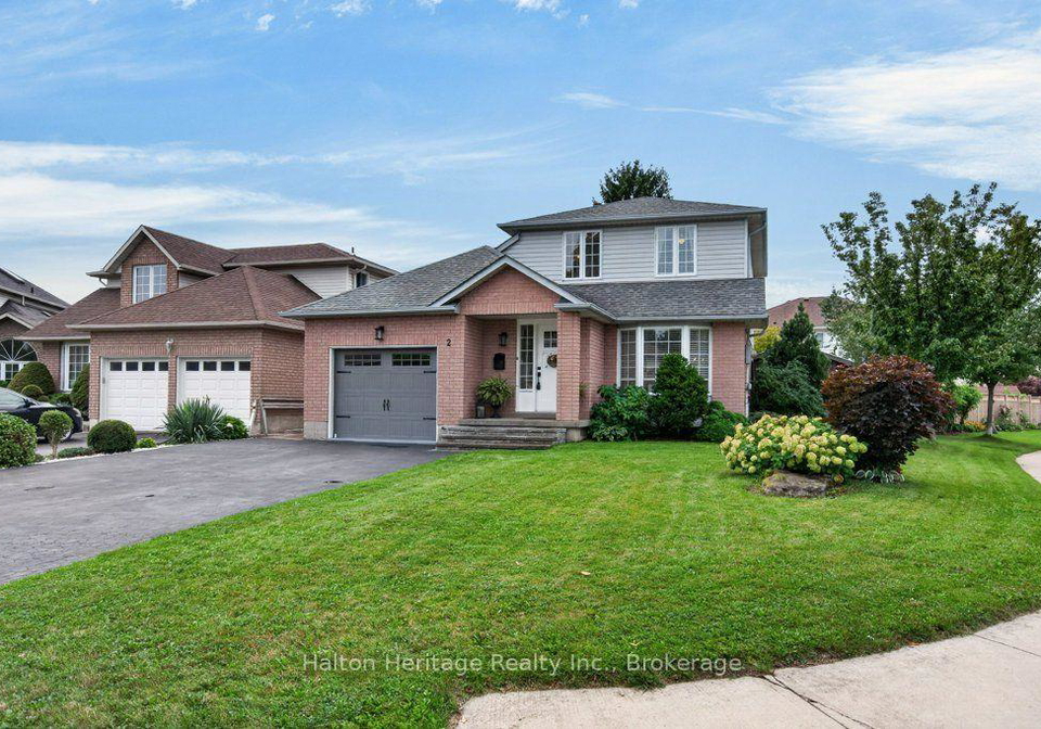 2-luciano-court-hamilton-ontario-x13770572
