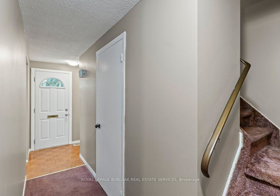 151-gateshead-crescent-hamilton-ontario-x13770976