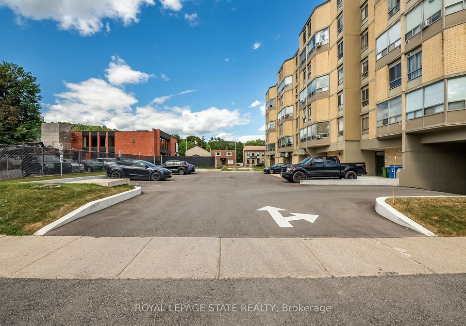 10-john-street-w-hamilton-ontario-x13771222