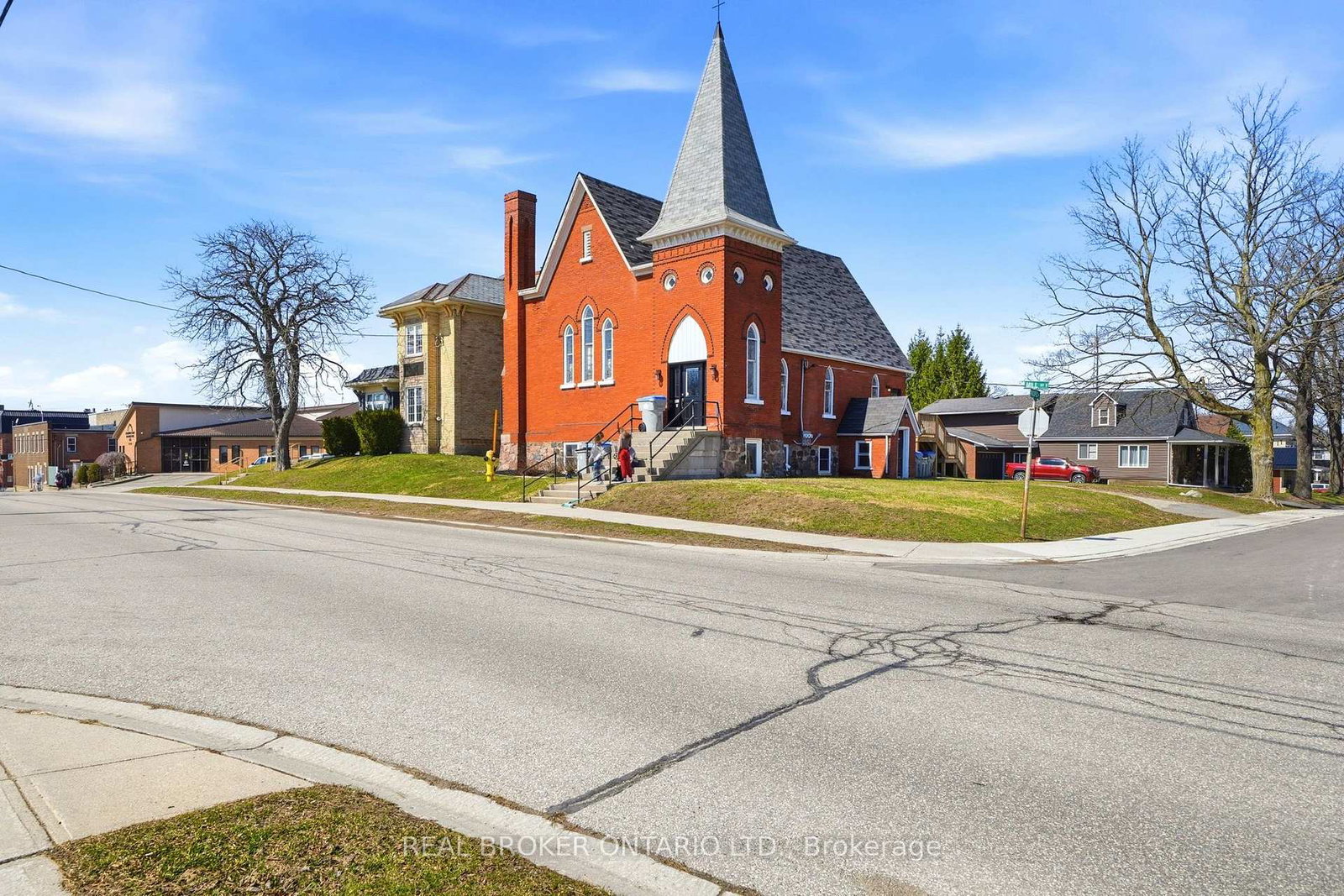 20-mill-street-e-perth-east-ontario-x13771272