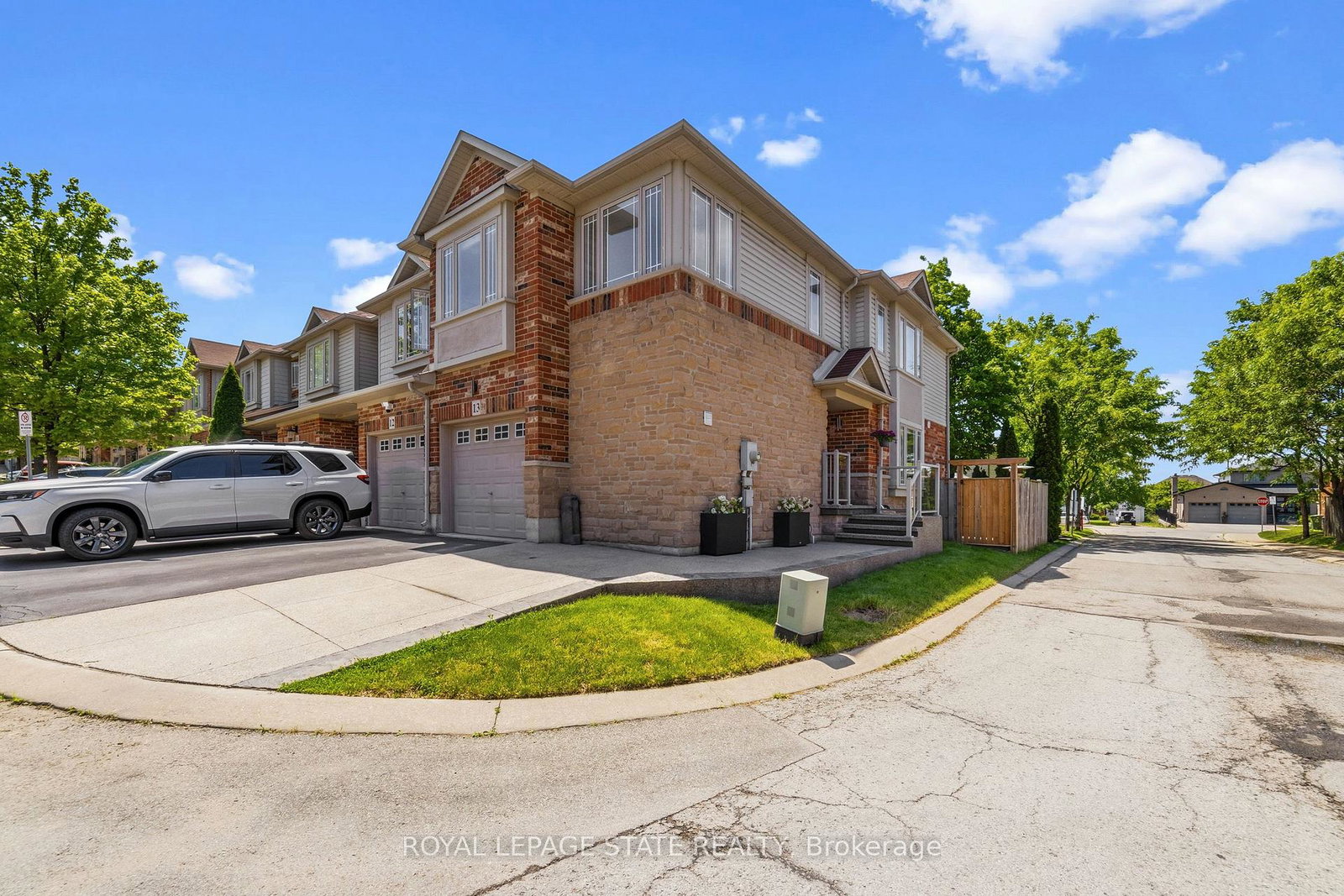 242-upper-mount-albion-road-hamilton-ontario-x13771342