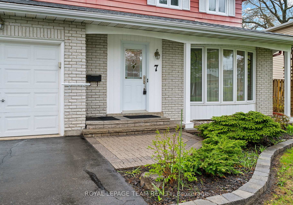 7-centrepark-drive-ottawa-ontario-x13771360