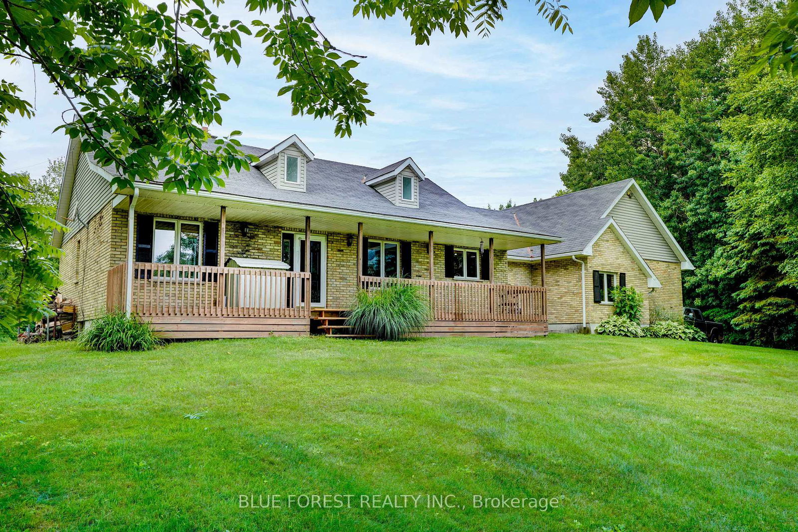 23706-gray-line-west-elgin-ontario-x13771894