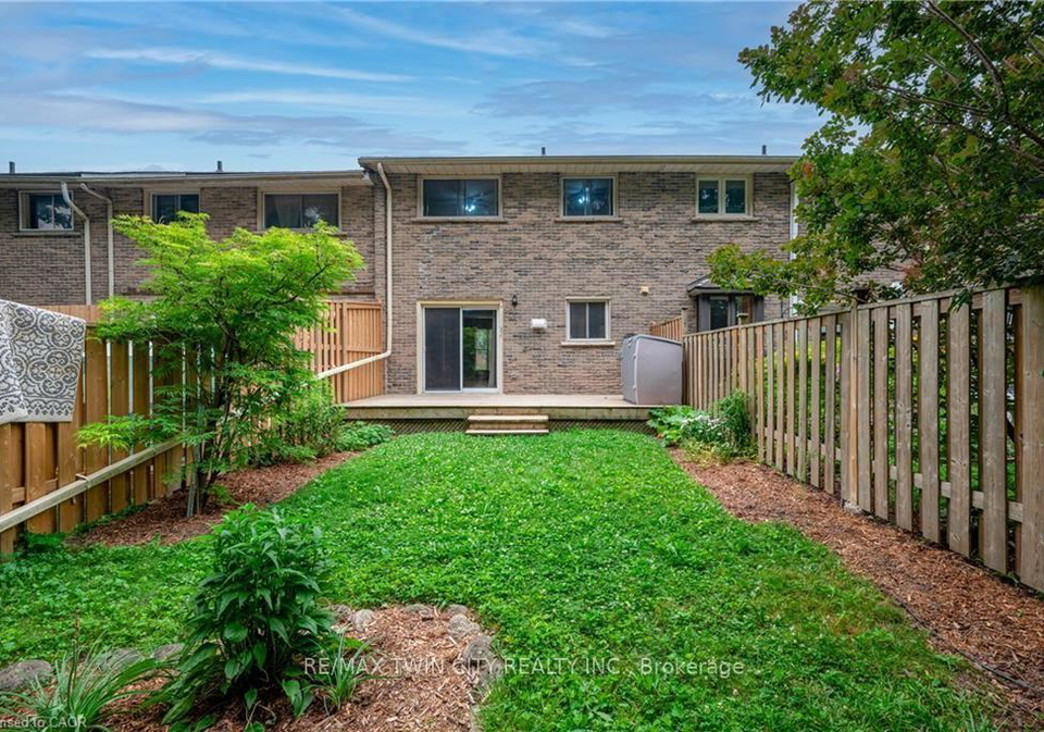 18-ralgreen-crescent-kitchener-ontario-x13772776