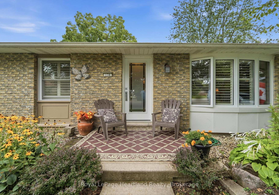 138-victoria-terrace-central-huron-ontario-x13773302
