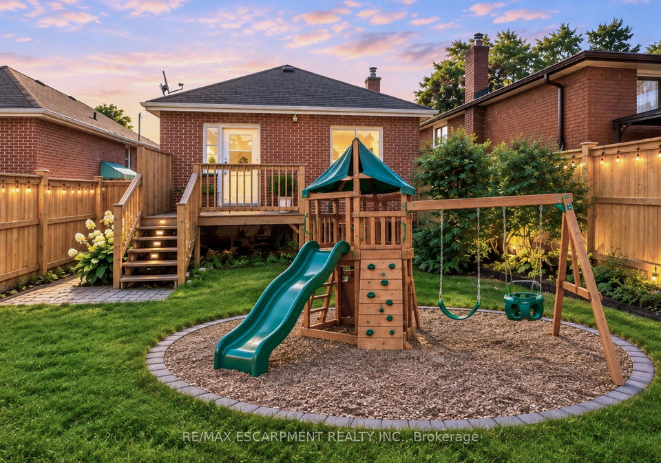 256-east-25th-street-hamilton-ontario-x13773688