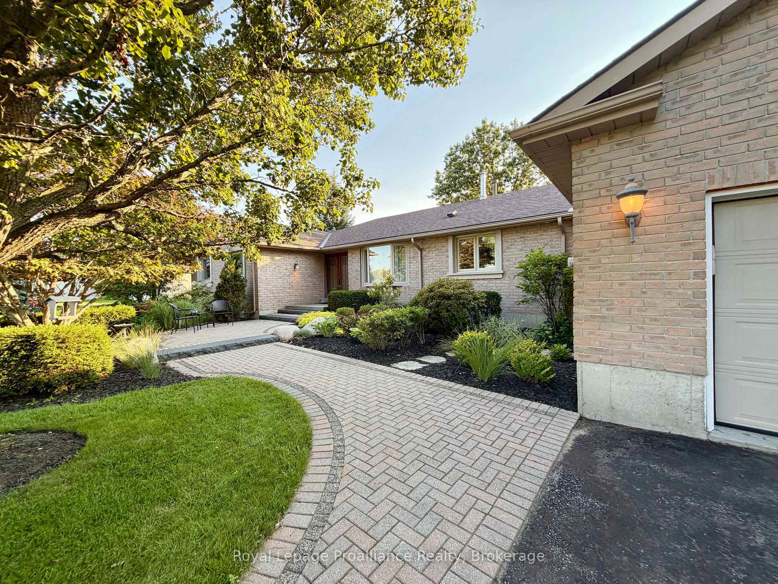 100-bay-breeze-street-prince-edward-county-ontario-x13773906