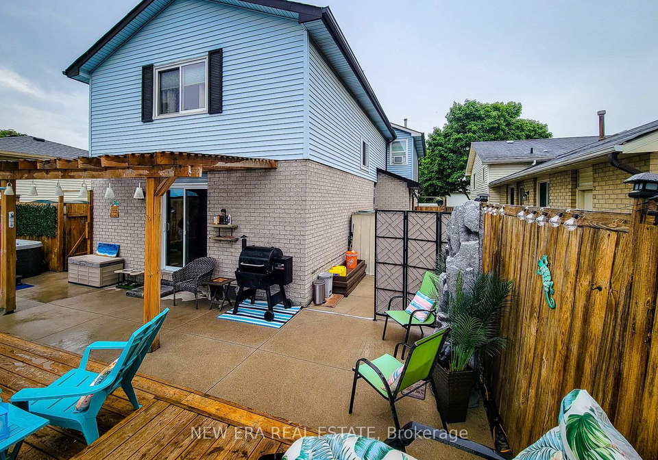 8-dalton-gate-hamilton-ontario-x13773920