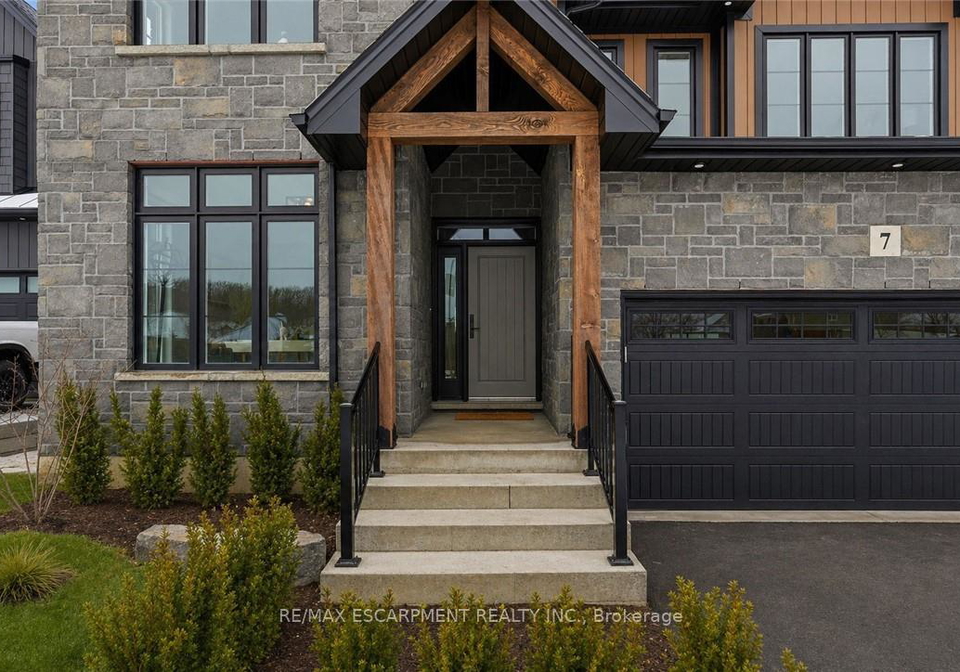 7-bartlett-avenue-grimsby-ontario-x13774012