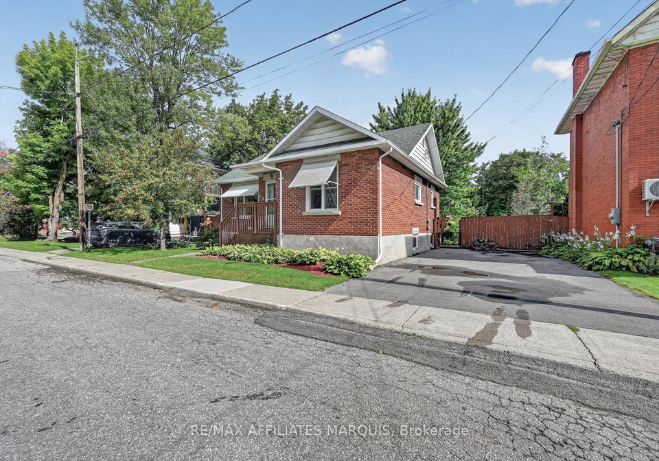 37-ogden-avenue-smiths-falls-ontario-x13774046