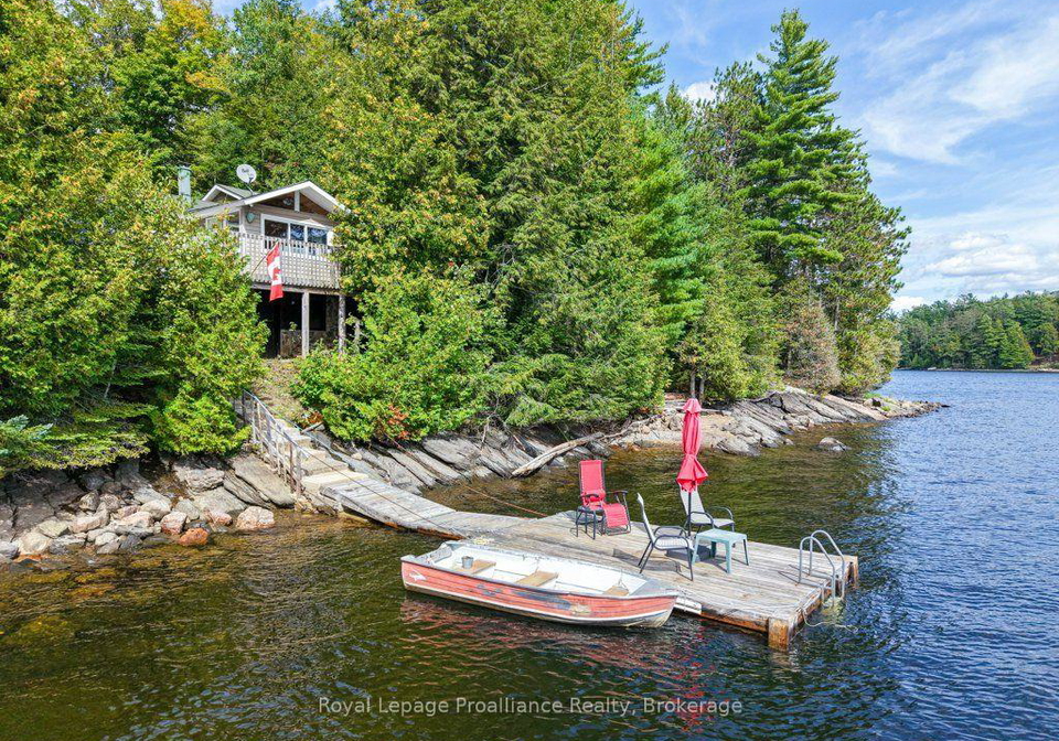 1077-pukitis-trail-highlands-east-ontario-x13774124