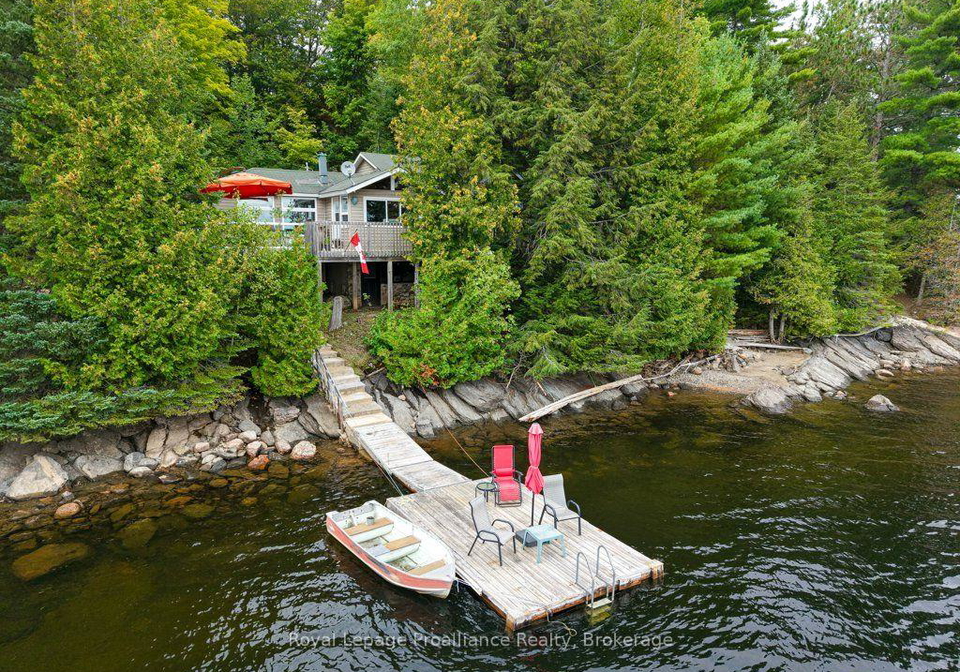 1077-pukitis-trail-highlands-east-ontario-x13774124