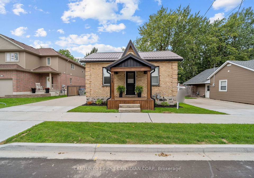 201-water-street-lucan-biddulph-ontario-x13774468