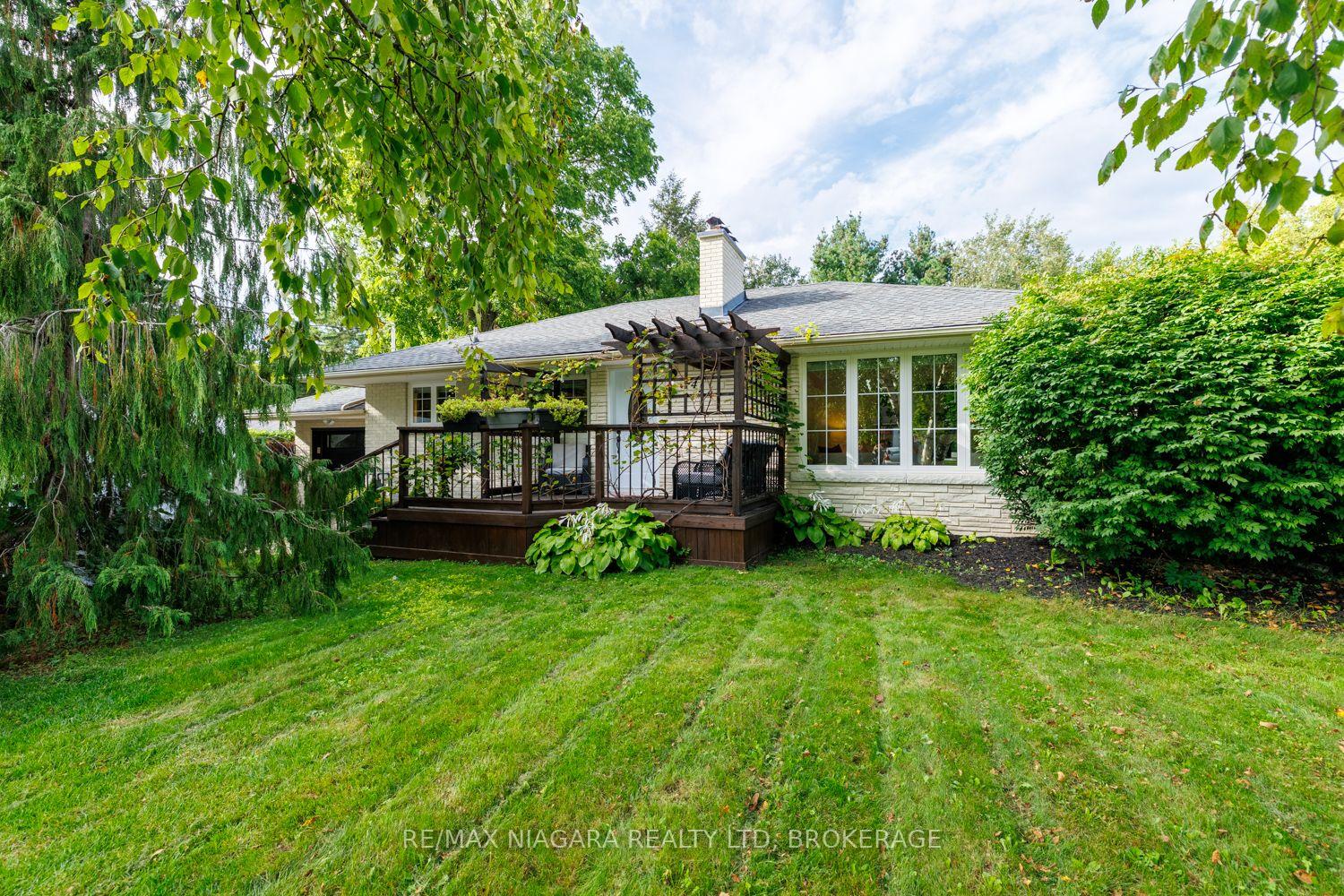 42-strathcona-drive-s-pelham-ontario-x13774838