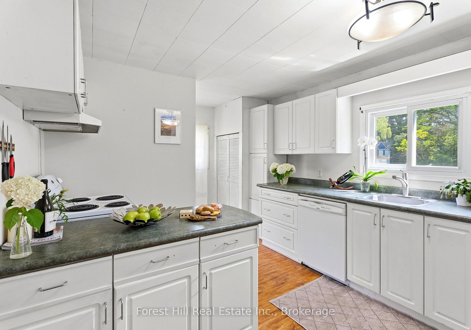 9-spruce-glen-road-huntsville-ontario-x13775110