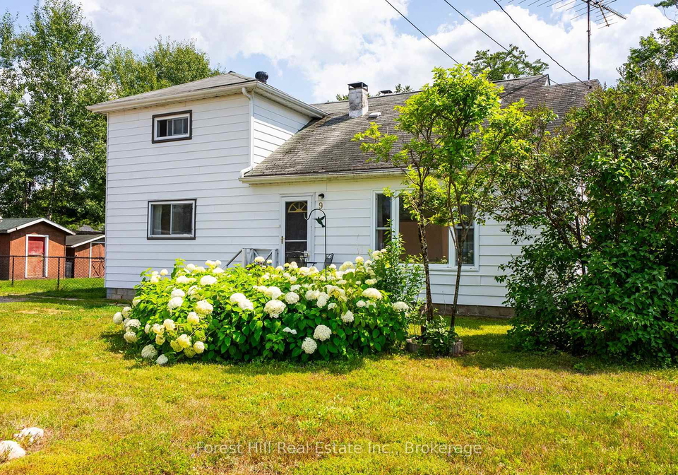 9-spruce-glen-road-huntsville-ontario-x13775110