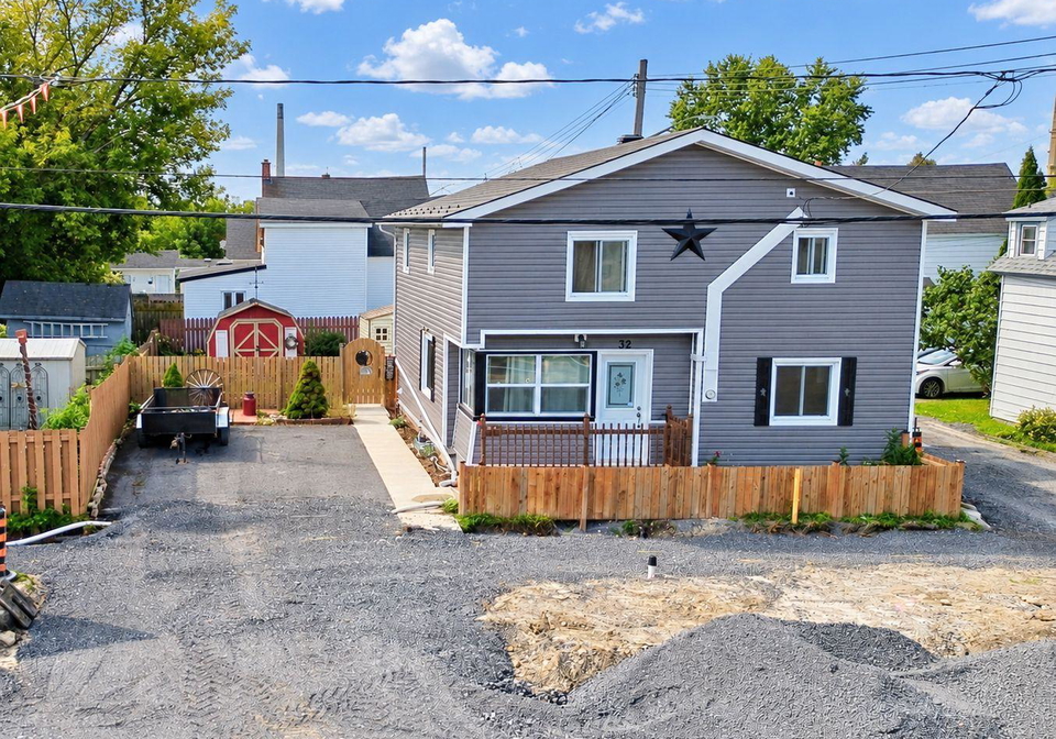 32-seymour-avenue-cornwall-ontario-x13775478