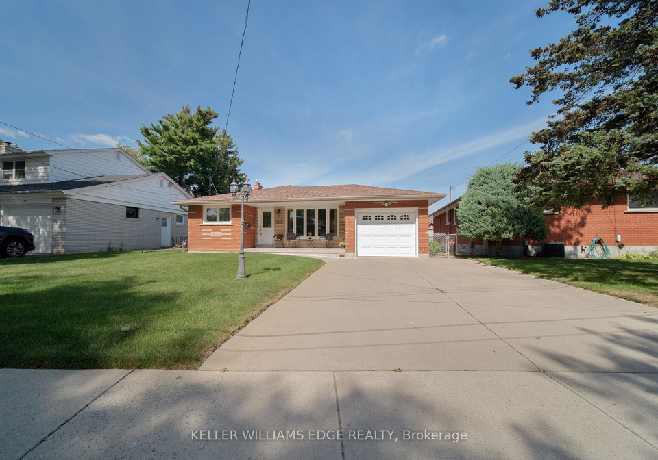 225-nugent-drive-hamilton-ontario-x13775510