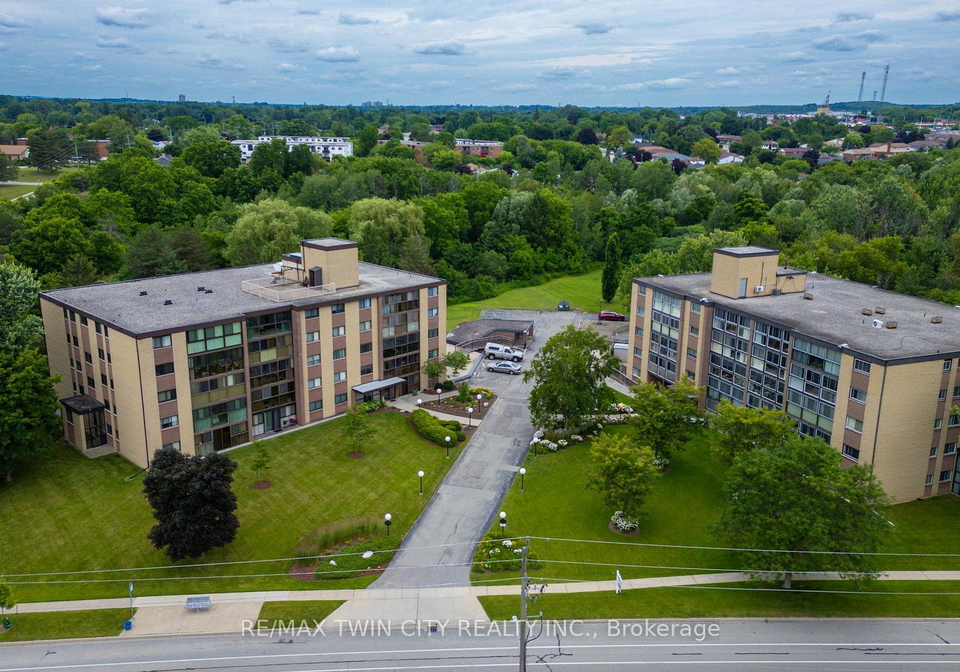 380-champlain-boulevard-cambridge-ontario-x13776918