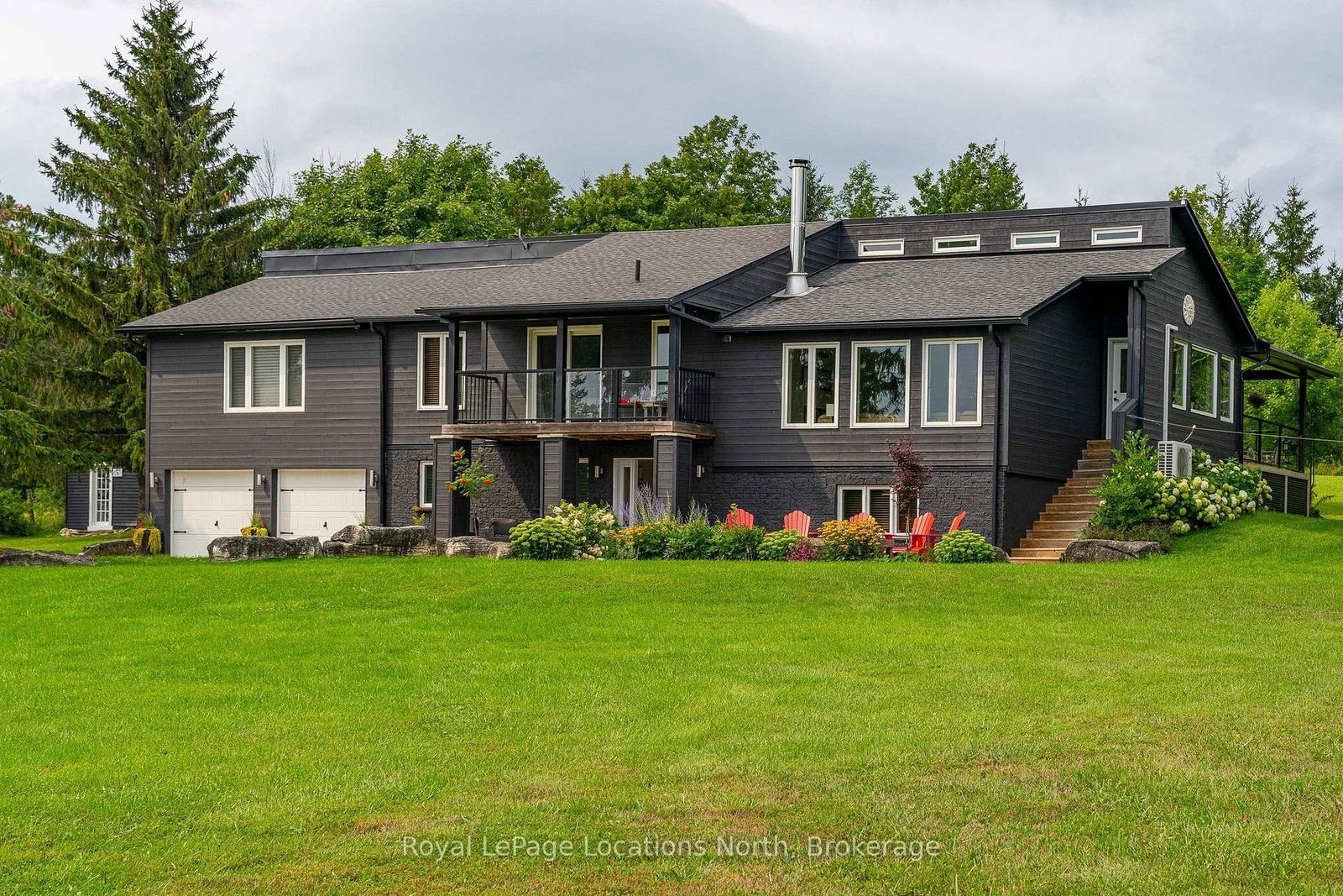 555796-6th-line-blue-mountains-ontario-x13777072