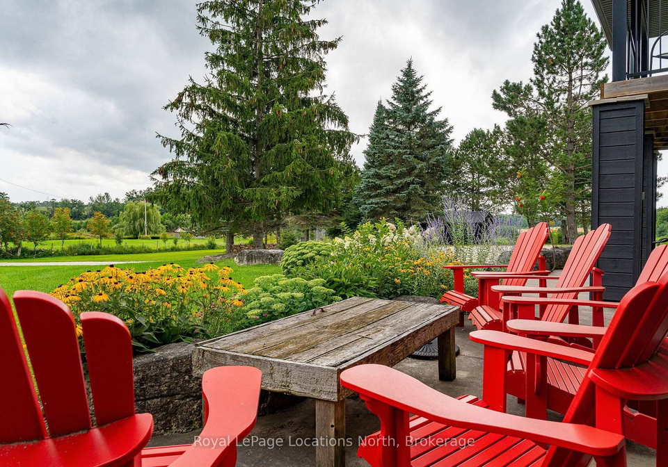 555796-6th-line-blue-mountains-ontario-x13777072