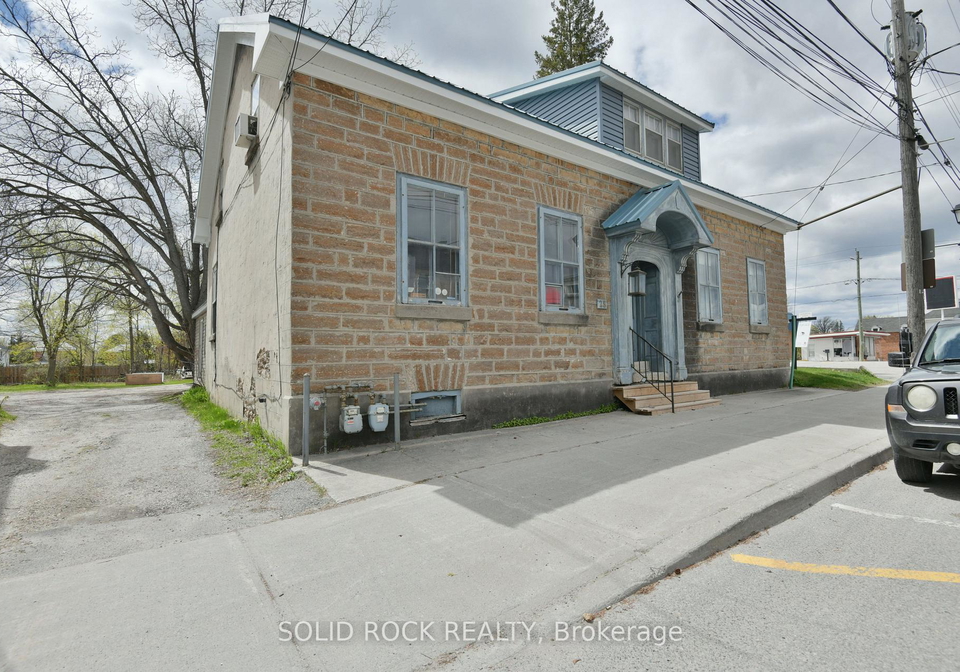 28-wilson-street-w-perth-ontario-x13777152